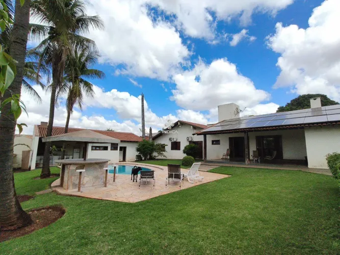 Casa espaçosa com terreno de 1.470m² no Jardim Europa REF: 124