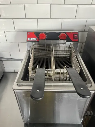 Fritadeira 15L zona fria - somente oleo
