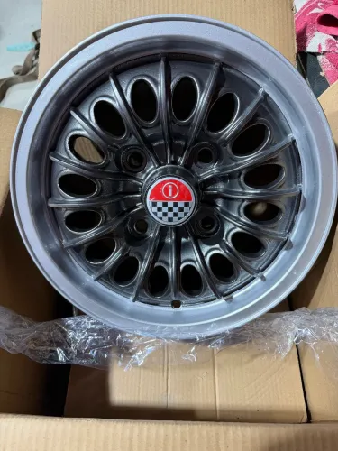 Roda Fusca de época Italmagnesio modelo Bolo de noiva