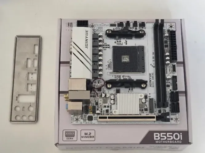 Placa-Mãe mini itx b550i jginyue + Ryzen 7 3700x