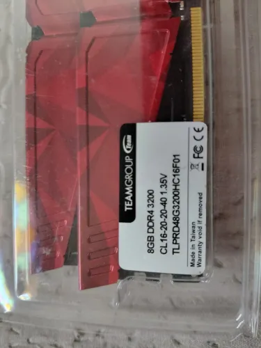 Memória RAM Team Group T-Force Vulcan 8GB DDR4 3200MHz Red (Seminova)