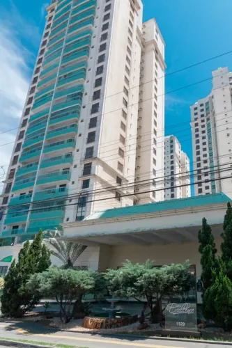Apartamento para Venda em Goiânia, Setor Bueno, 3 dormitórios, 3 suítes, 4 banheiros, 2 va