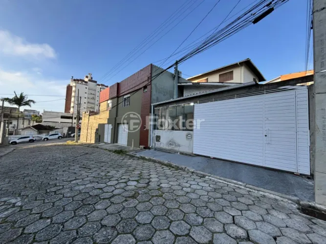Casa à venda Servidão Antônio Azevedo, Estreito - Florianópolis