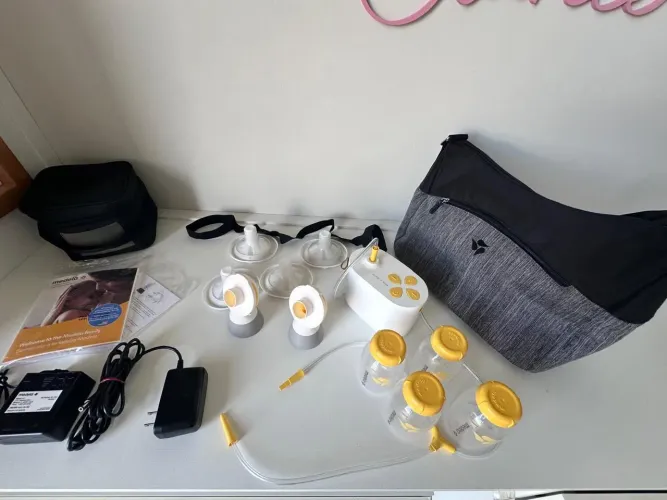 Extratora de leite Medela Max Flow completa