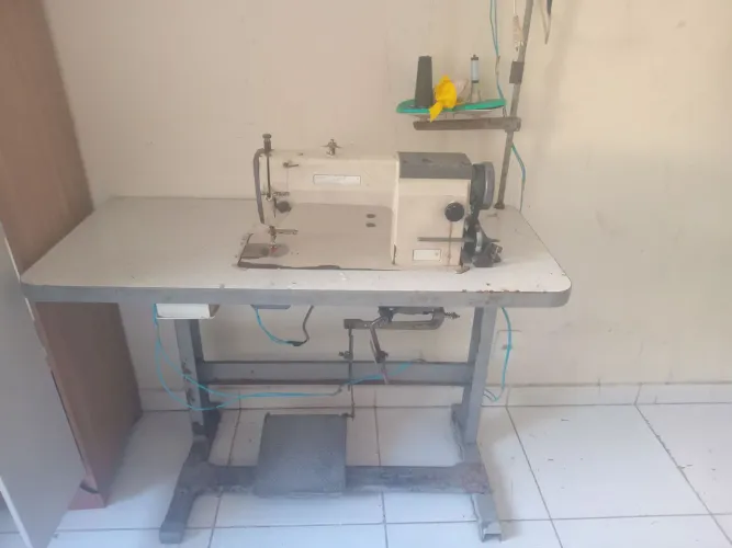 Vendo máquina reta industrial