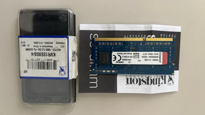 Memória RAM Kingston 4GB DDR3 1.333MHz sem uso + 1GB RAM usada