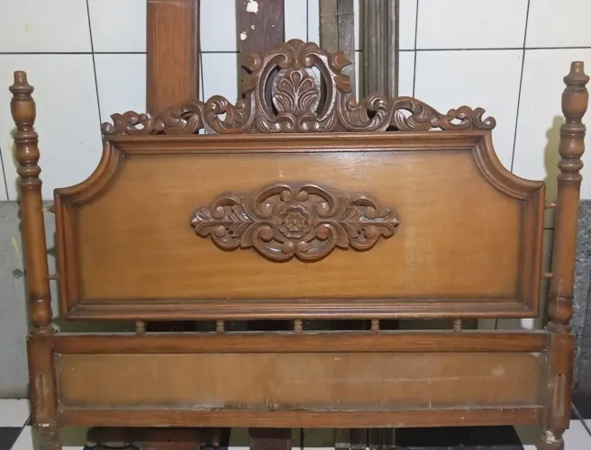 Cama casal Madeira Talhada