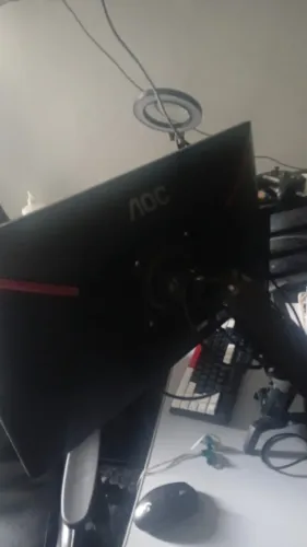 Monito gamer AOC 24pol 240hz 0.5 ms fortaleza 