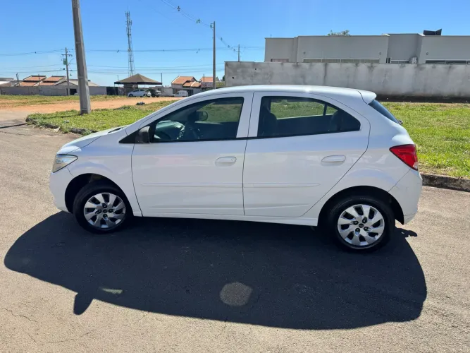 Chevrolet Onix Hatch LT 1.0 8V Flex Power Mec. 4P 2015