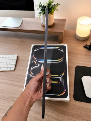 IPAD 11 (m5) Wi-Fi com Keybord 256g( com garantia )