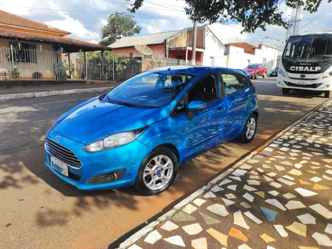 Ford Fiesta 1.6 16V Flex Mec. 5P 2014