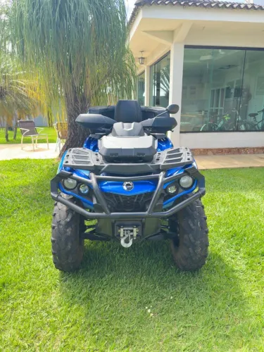Quadriciclo canam xt max 650