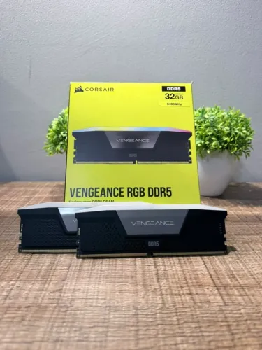 Memória RAM Corsair Vengeance RGB 32GB (2x16GB) DDR5 6400MHz CL36 - Impecável!