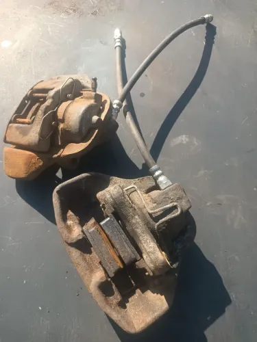 Par pinças freio Vw Gol quadrado, Parati, Saveiro até 92