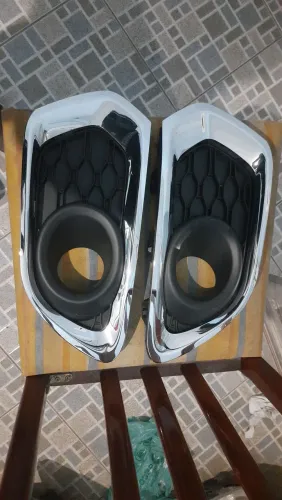 Par de molduras do farol de milha do Renault Logan Sandero 2015 até 2019 originais