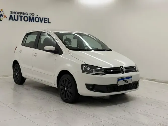 Volkswagen Fox Bluemotion 1.0 MI Total Flex 12V 3P 2014