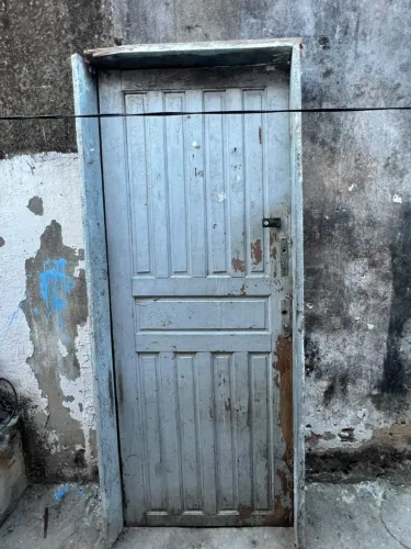 Vendo essa porta de 80/210 completa