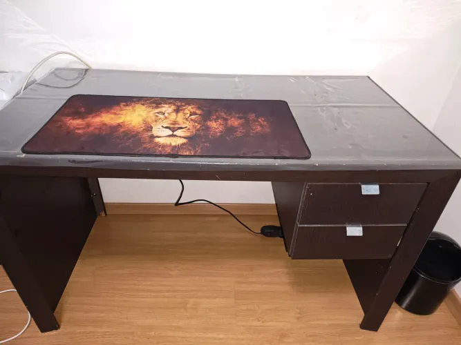 MESA DE ESCRITÓRIO EM PERFEITO ESTADO