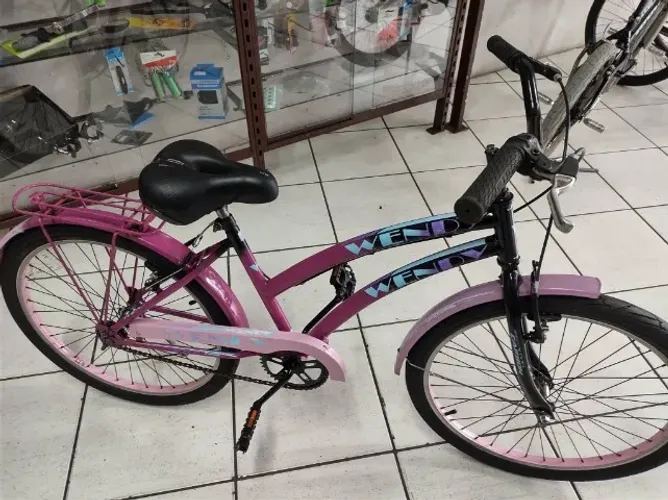 Bicicleta aro 24" feminina faixa de 8/12 anos usada sem nenhum defeito mecânico completa.