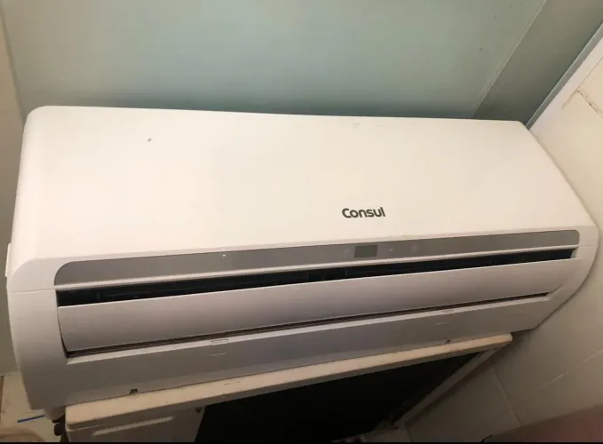 AR CONDICIONADO SPLIT CONSUL 9.000 BTUs QUENTE/FRIO - 220V