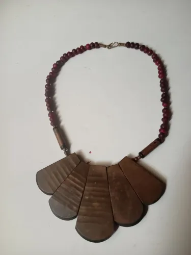 Colar africano osso de chifre e latao