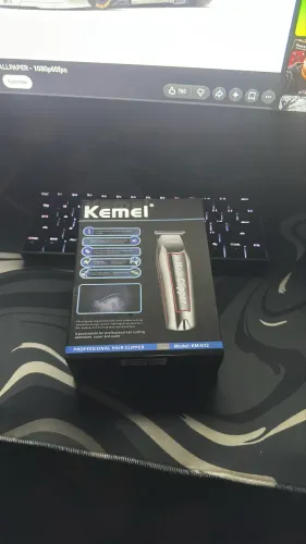 Maquininha de cortar cabelo Kemei