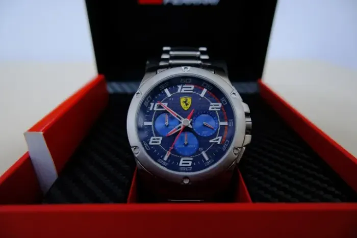 Relógio Ferrari Heritage Chronograph (0830036) - Novo (Herança / Nunca Usado)