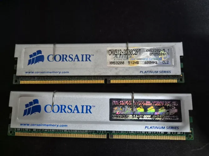 Memória Corsair XMS 1GB ( 2x 512MB)