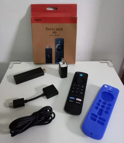 Amazon Fire TV Stick HD, com controle Remoto por Voz com Alexa (NOVO)