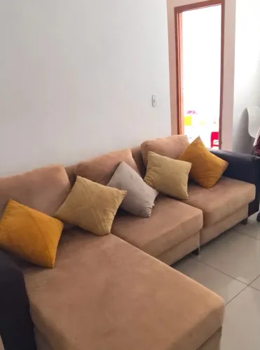 Sofá com chaise 