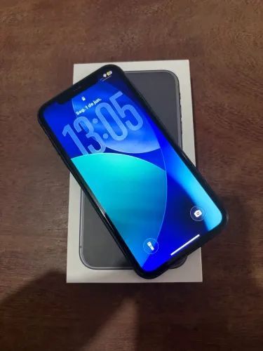 iPhone 11 Preto 64GB - Conservado + Caixa Original - Bateria 82%