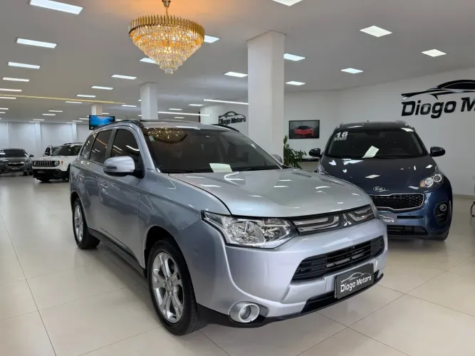 Mitsubishi Outlander 2.0 16V 160cv Aut. 2014