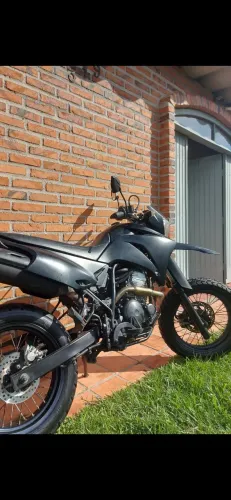 VENDO: Lander Motard (Abaixo da Tabela)