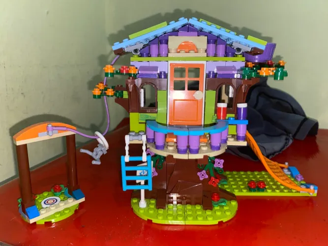 LEGO princesas + casa na árvore