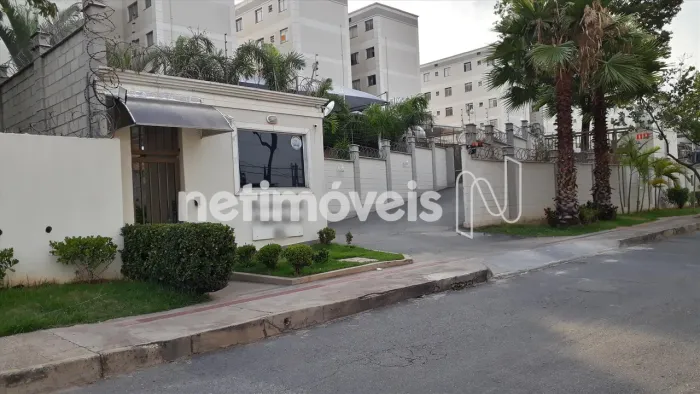 Lindo apartamento com armários, claro e arejado, no Califórnia.