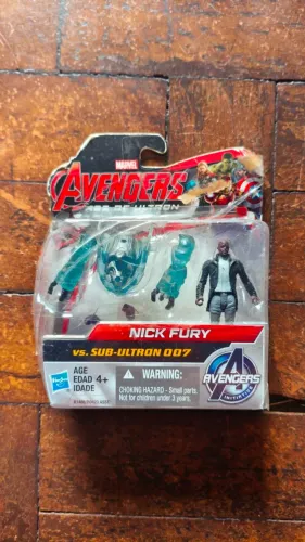  Action Figure Marvel Vingadores Era de Ultron Nick Fury vs Sub-Ultron 007 