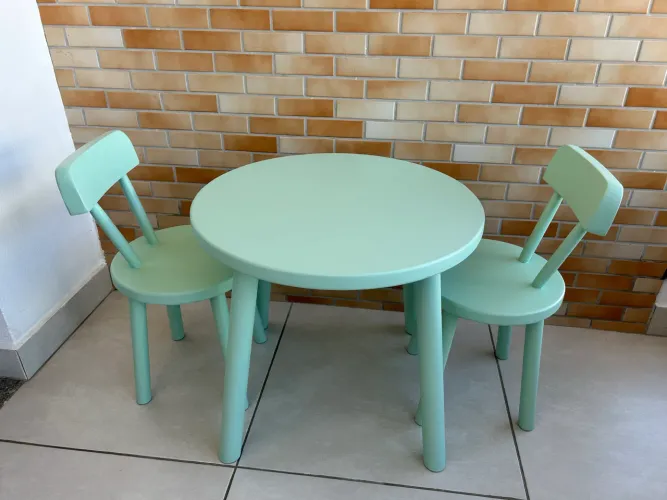 Mesa e cadeira Vik 
