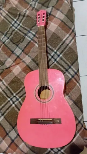 Vendo violão rosa
