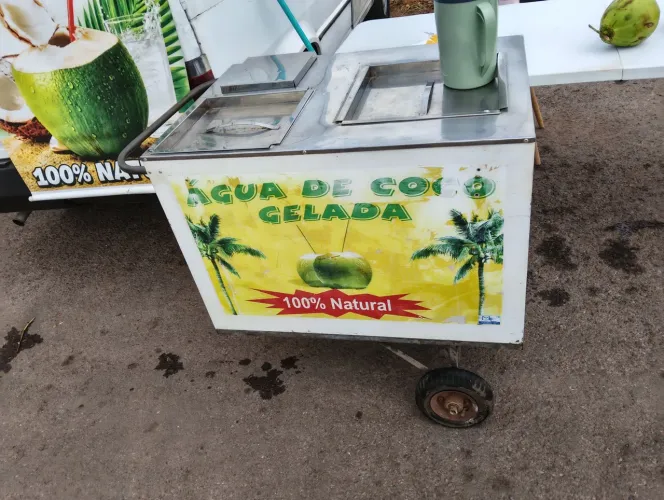 Carrinho de água de coco