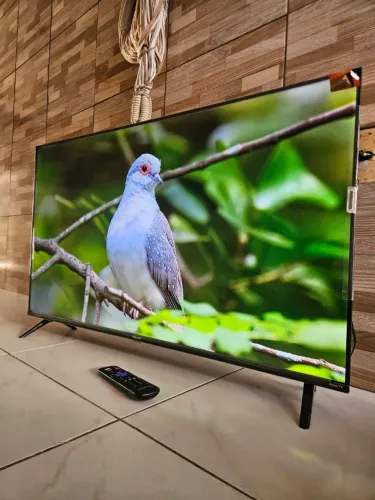LINDA TV SMART 43 POLEGADAS NOVA ACEITO CARTÃO