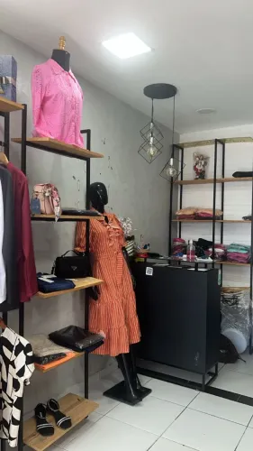 Repasso de loja no centro de Bayeux
