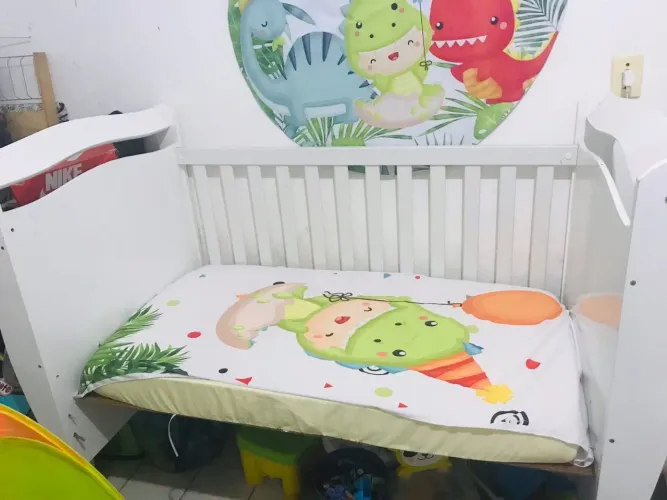 Berço 2 em 1 vira cama