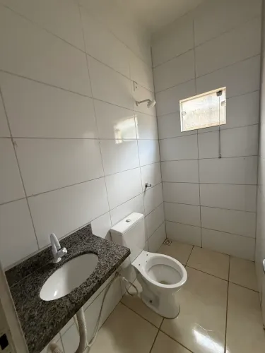 Aluga -se Kit net na 1006 Sul 1/4 sala e Cozinha área de serviço