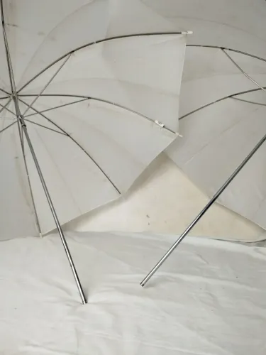 Duas Sombrinha de iluminação fotografica para estúdio- usada