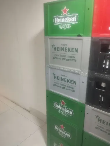 10 engradados de cervejas com 240 garrafas