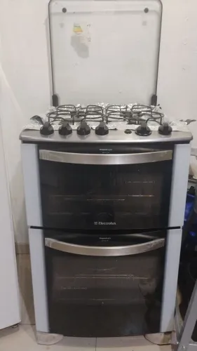 Fogão elétrico Eletrolux 4 bocas e 2 fornos 