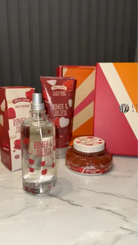 Kit Romeu e Julieta Loccitane