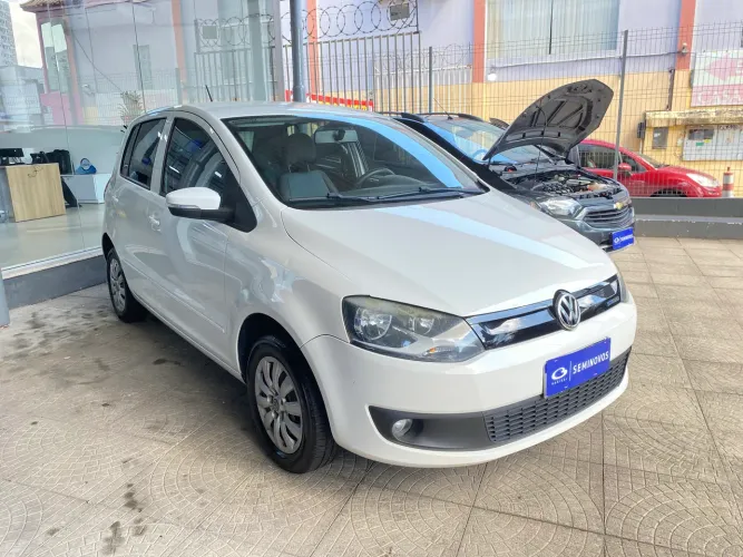Volkswagen Fox Bluemotion 1.0 MI Total Flex 12V 5P 2014
