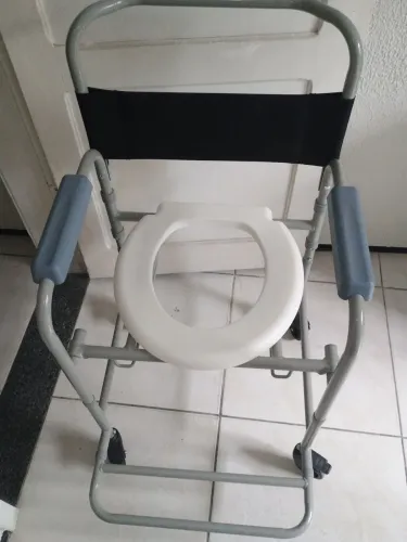 Cadeira de rodas pra o banho