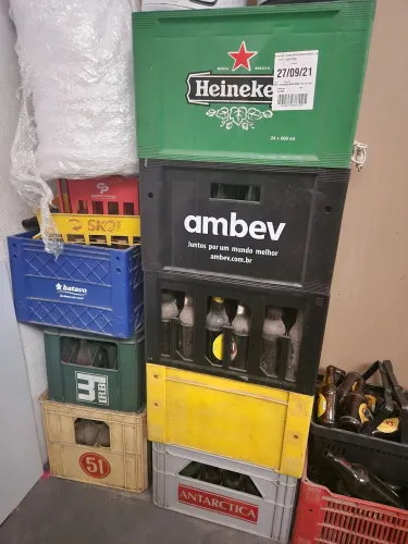 5 Caixas de vasilhames garrafas 600ml